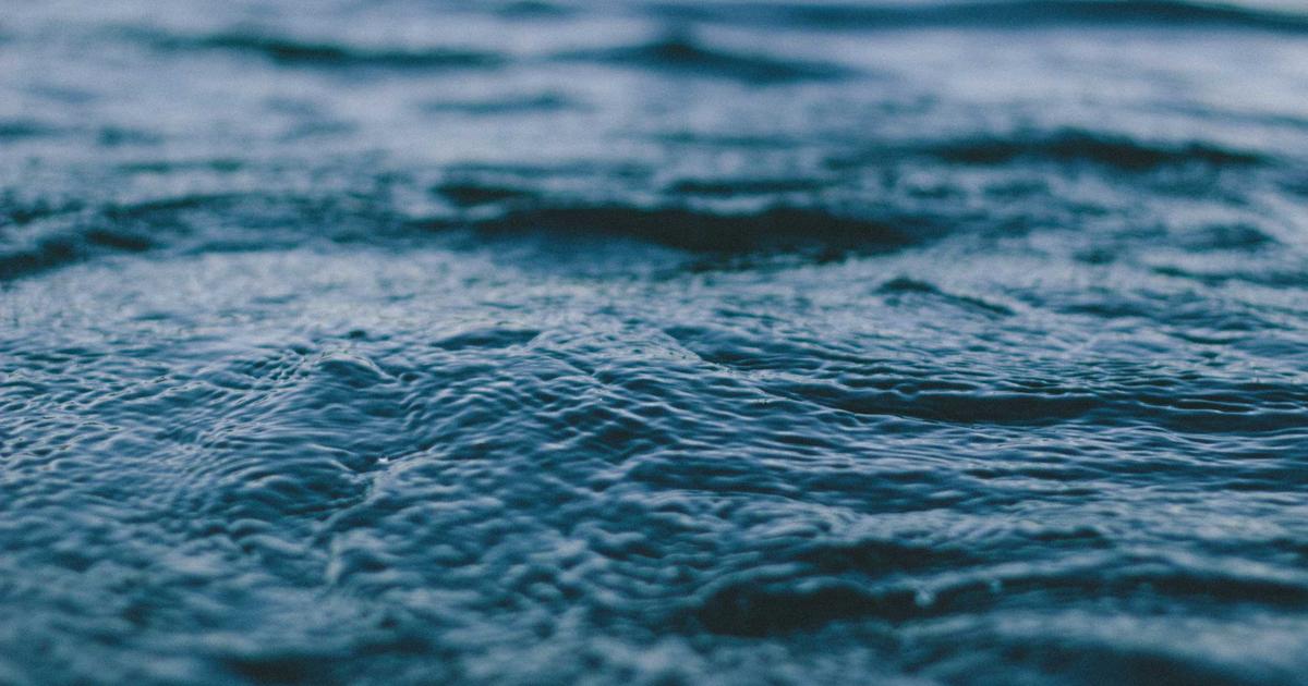 Read more about the article Wild Swimming in the South West: Best Spots in Devon and Cornwall